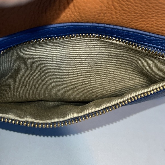 Isaac Mizrahi Tan and Navy Crossbody Bag Minimalist - Picture 16 of 17